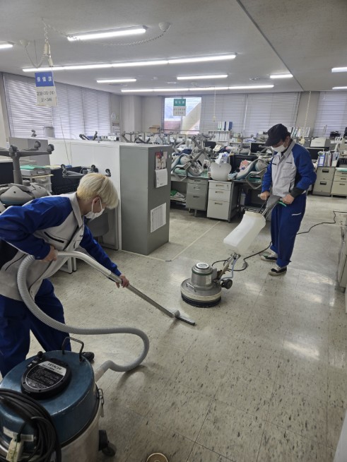 釜石地区合同庁舎 床清掃