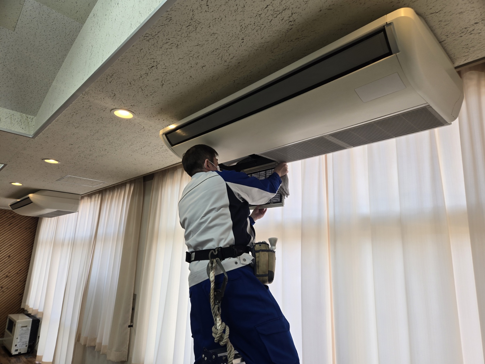 岩手県立大学宮古短期大学部 天井設備清掃
