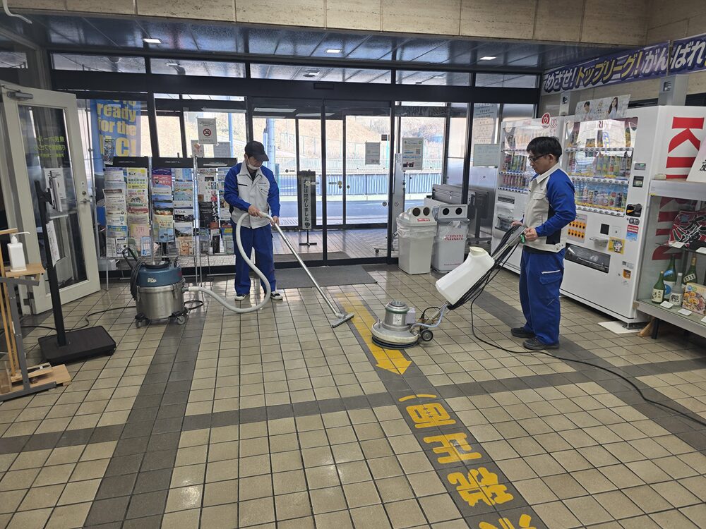 釜石地区合同庁舎 床清掃