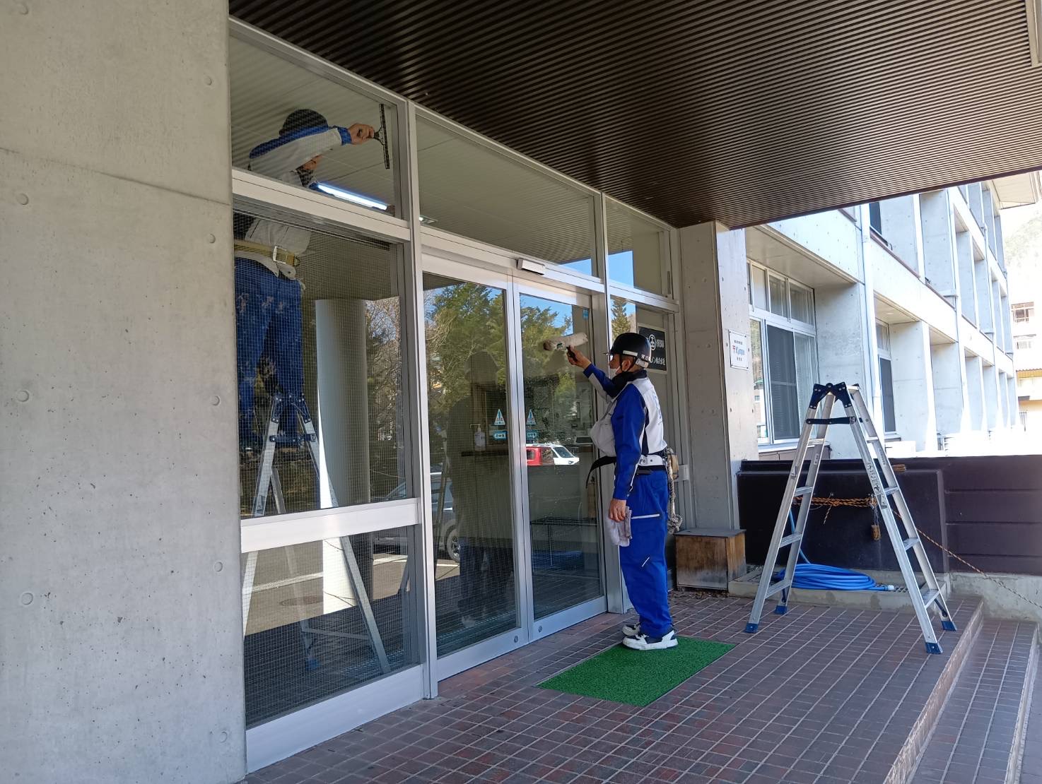 岩手県立岩泉高等学校 ガラス清掃業務