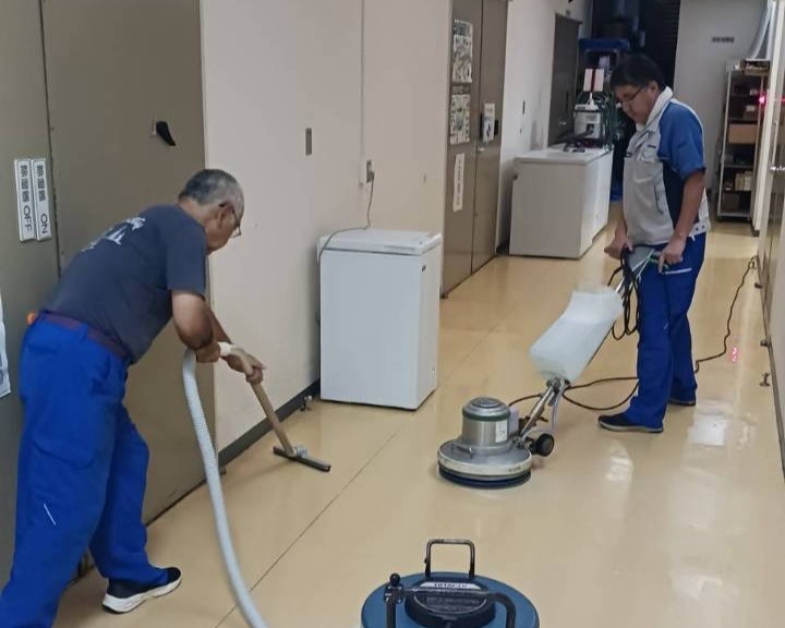 岩手県立水産科学館 床洗浄ワックス仕上げ、窓ガラス清掃