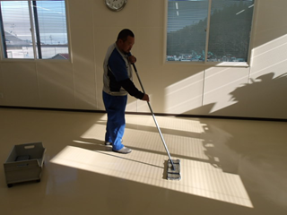 床ガラス清掃